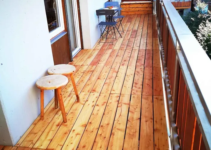 In Montana Town Centre Mountain View